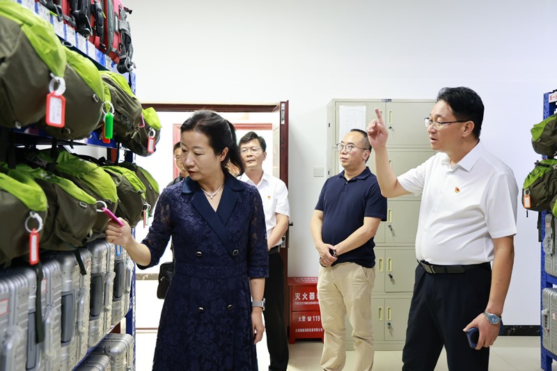 楚雄州委卫生健康工委书记祝春燕到楚雄州疾控中心调研